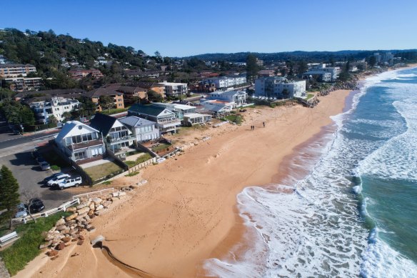 Beach erosion at Narrabeen in 2020.