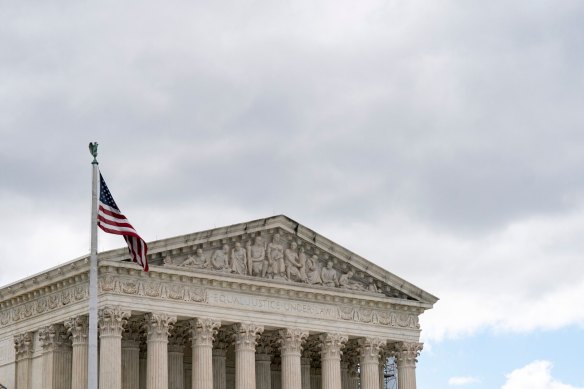 Majoritatea conservatoare a Curții Supreme a SUA a decis 6-3 în iulie că Donald Trump are o imunitate largă de urmărire penală pentru acțiunile pe care le-a întreprins în timpul mandatului de președinte.