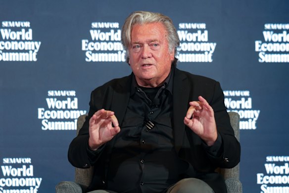 Steven Bannon disse que o movimento Antifa deve ser designado como uma organização terrorista e um movimento transgênero investigado.