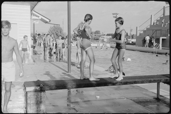 Moree Artesian Baths and Olympic Pool, February 1965. 