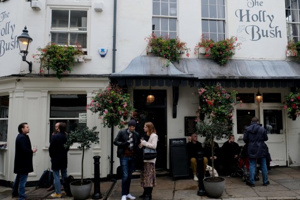 London is all about the pubs in winter.