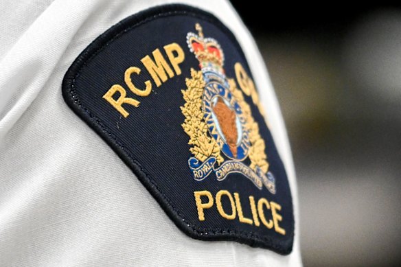 La polizia canadese afferma che dieci persone sono state uccise nella sparatoria a Tumbler Ridge.
