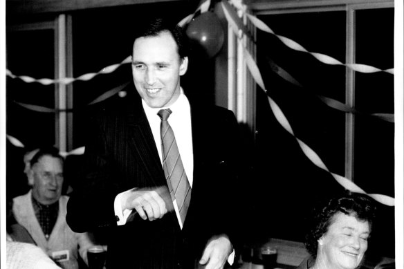 Treasurer Paul Keating enjoys a beer at the Bankstown Sports Bowling Club. July 11, 1987.