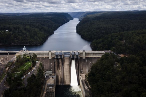 A plan to raise the wall of Warragamba Dam is now estimated to cost $1.6 billion.