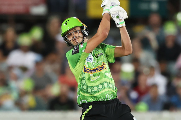 Sam Konstas hits out for the Sydney Thunder.