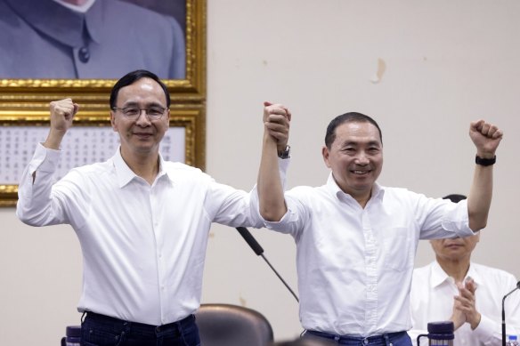 Eric Chu (left), chairman of the Kuomintang party, with Hou Yu-ih, mayor of New Taipei City, who in May was announced as the party’s presidential candidate for next year’s election. 