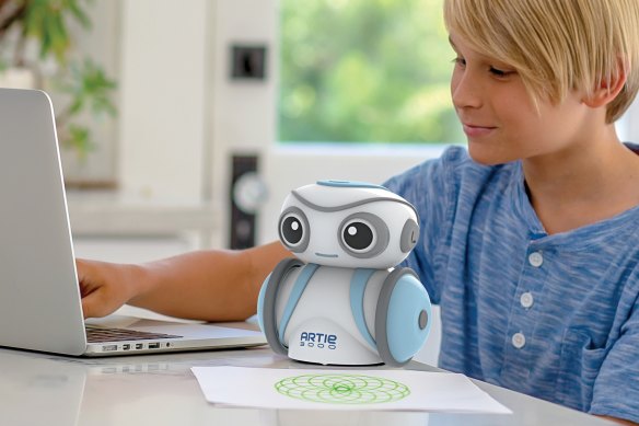The robot would be a lot more accessible to a lot more kids if it supported a child-friendly language.