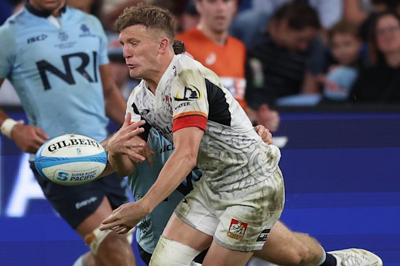 Damian McKenzie of the Chiefs drops the ball.