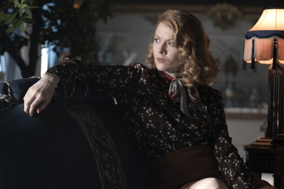 Beecham as Fanny Logan.