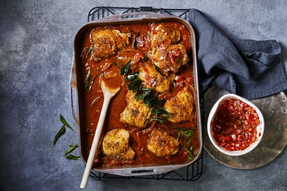 Chicken curry with tamarind and tomato.