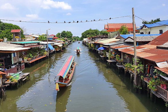 A floating village along Khlong Bang Luang.