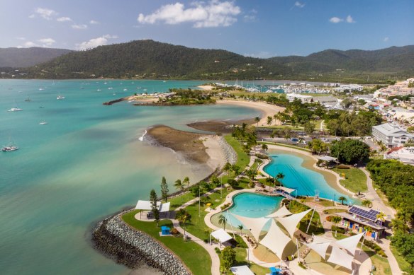 Airlie Beach is an attraction in itself, with its open-air bars, restaurants and cafes overlooking the sea.