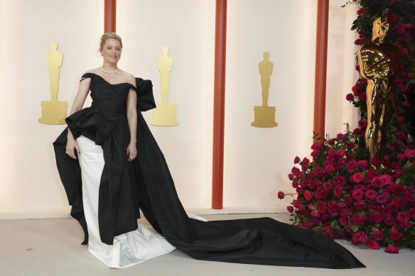 Elizabeth Banks at the Oscars in March 2023.