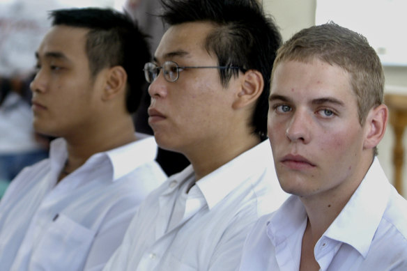 Australians Matthew Norman (right), Si Yi Chen (centre) and Tach Duc Thanh Nguyen in court during their trial in Denpasar, Bali in October 2005.