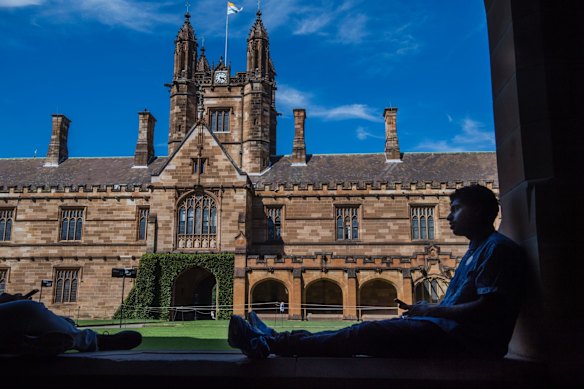 Students will be allowed to make non-course-related announcements only at the end of a lecture.