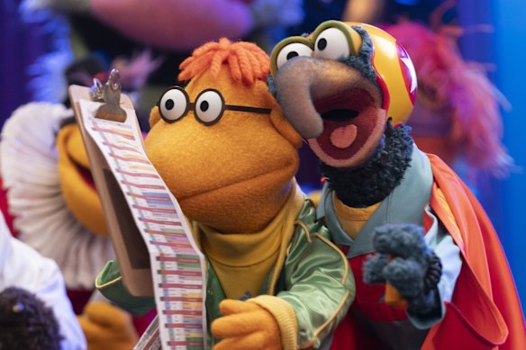 백스테이지의 대혼란은 70년대와 마찬가지로 새로운 스페셜에서도 풍부합니다.