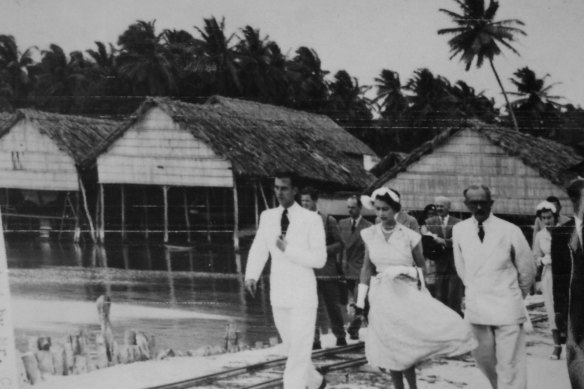 The Queen tours Cocos Island on her homeward voyage from Australia in 1954.
