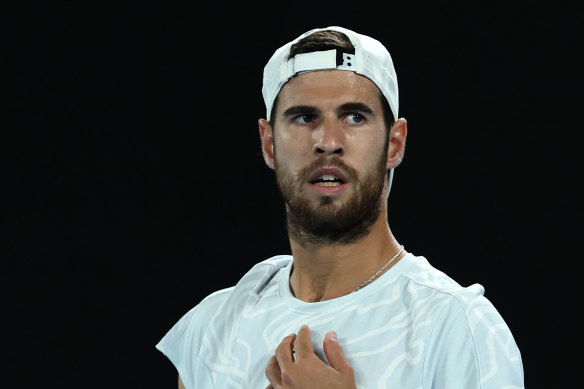 Khachanov takes the first set.