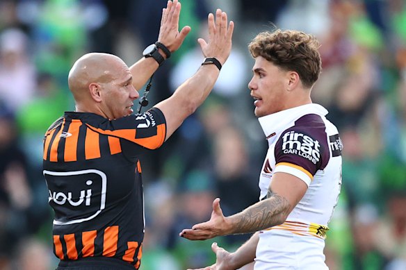 Reece Walsh is sent to the sin bin.