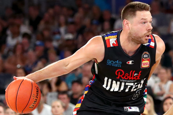 Matthew Dellavedova dribbles the ball during round 16. 