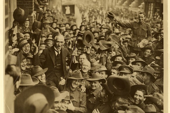A 1919 photo of prime minister Billy Hughes with Australian soldiers.