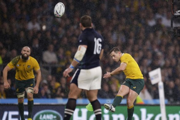 Bernard Foley kicks the match-winning penalty against Scotland in 2015.