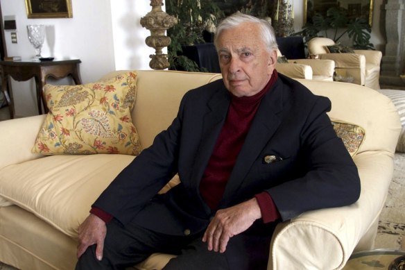 American author Gore Vidal, pictured, and Christoper Hitchens got into a nasty public spat about a blurb.