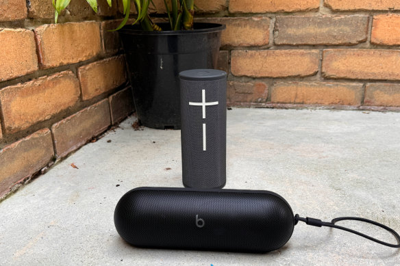 The two speakers are similar sizes, weights, prices and shapes, but also differ quite a bit.