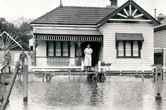 Morang Road, Hawthorn, during the flooding.