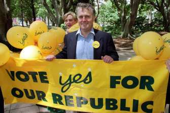 Australian Republican Movement leader Malcolm Turnbull on the last day of his campaign before Australians voted against a republic in 1999.