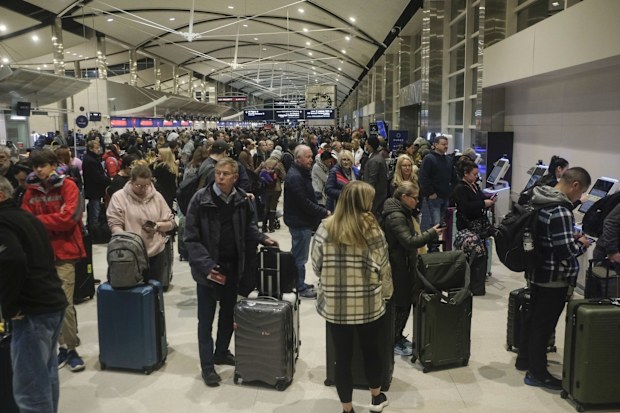 Thousands of flights cancelled as massive storm hits US travel