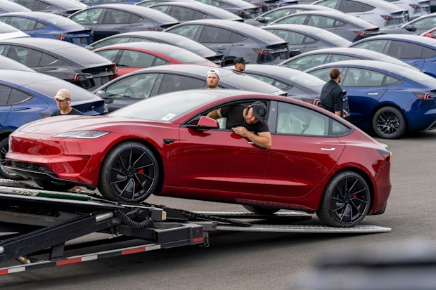 Electric vehicles hit consumer speed bumps