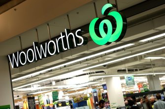 Woolworths has launched a new app that allows customers to have groceries delivered in an hour.