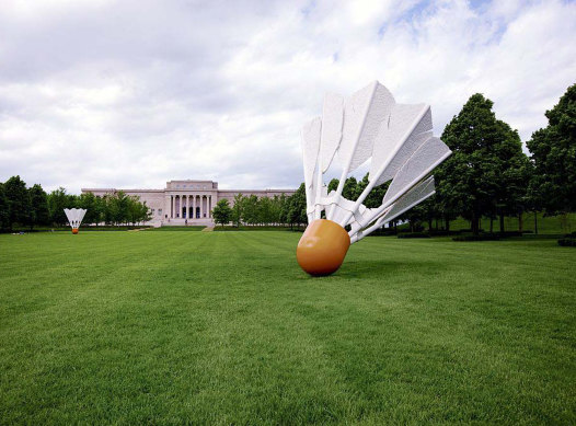 Claes online oldenburg shuttlecock