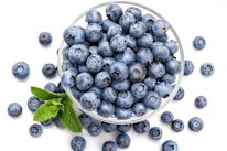 A handful of blueberries a day can help keep the periodontist away.