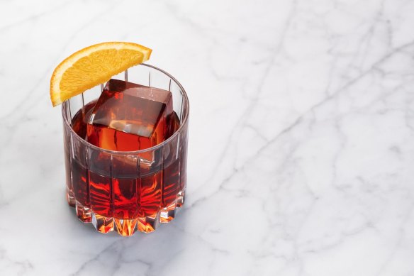 A negroni chilled with Blox premium cocktail ice.