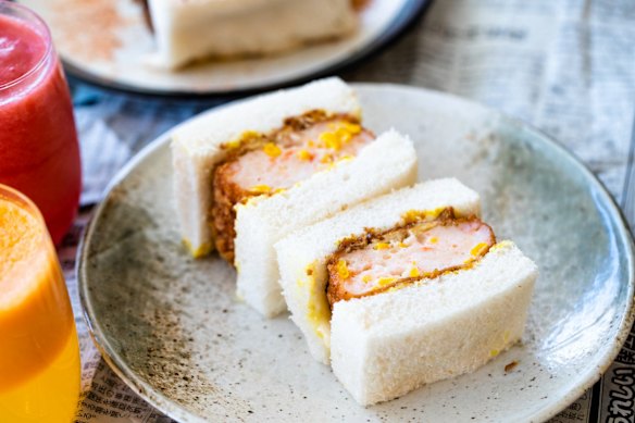 Prawn sando.