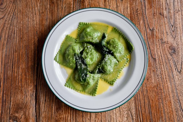 I ravioli di ortiche, ricotta e funghi di pino sono il tipo di cucina stagionale che Glenn Lowry presenterà.