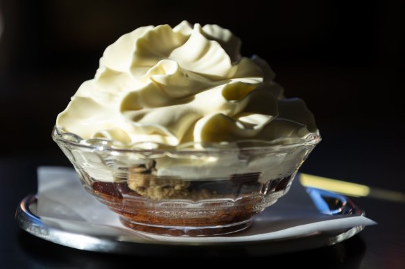 Zabaglione cream with quince. 