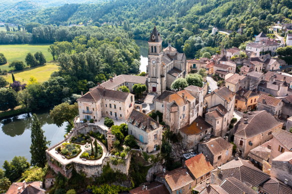 Albas village