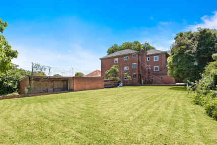 The rear tennis court at Rotherwood, 570 Riversdale Road, Camberwell.