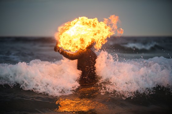 Shaun Gladwell, Prueba 1: Maximus arrastrado hacia el mar (Wattamolla), 2013.