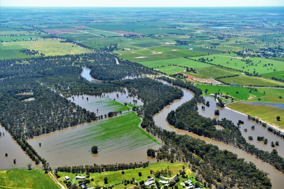 An aerial view of the Campaspe River overflow coming into Moama earlier this month.
