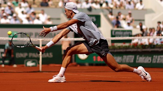 Holger Rune’s round four encounter with Francisco Cerundolo went down to the wire.