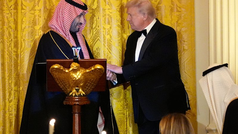 For good customers, Trump rolls out the red carpet. The rest get a tongue-lashing