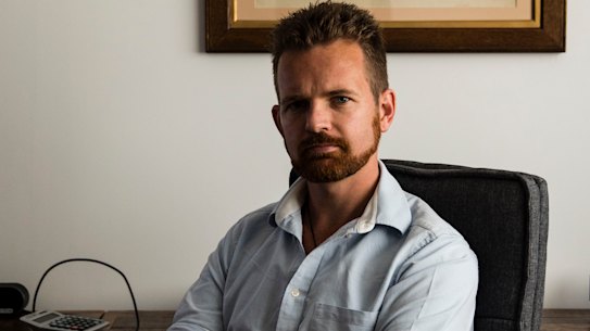 Mortgage broker Chris Chardon says the banks will be the big winners from cuts to brokers' commissions. 