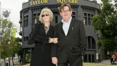 Julie Bates and Professor Basil Donovan  in 2007.