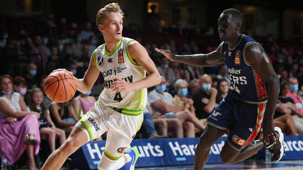 Kyle Adnam in action for the Phoenix against the 36ers.