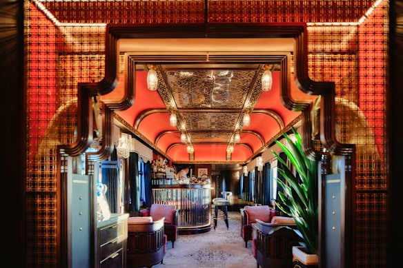 A pianist plays every evening in the bar car.