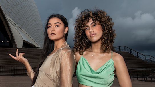 R&B musicians Milan Ring and Becca Hatch will perform on the Opera House Forecourt on Saturday.